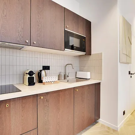 Apartment 11 - Charming L010