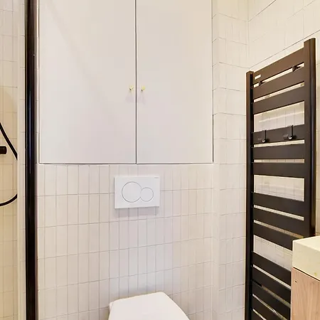 Apartment 11 - Charming L010 *